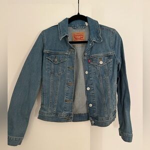 Levi’s medium wash denim jacket